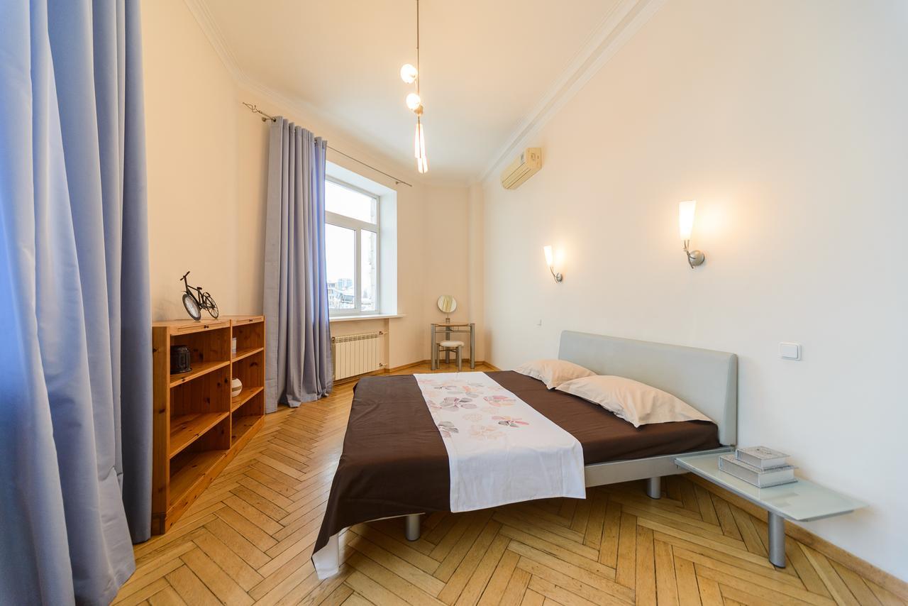 Apartments On Khreschatyk 27 Kiev Ngoại thất bức ảnh