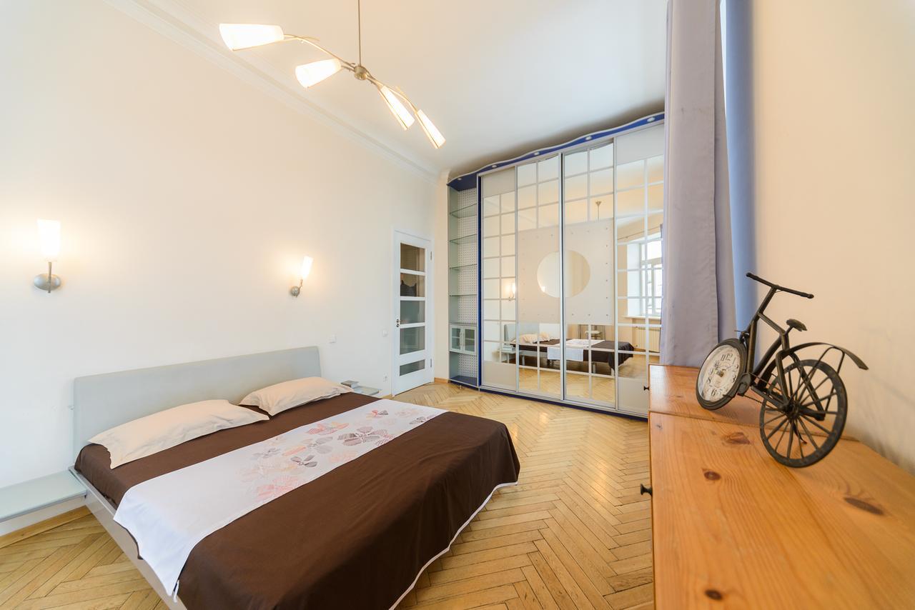 Apartments On Khreschatyk 27 Kiev Ngoại thất bức ảnh