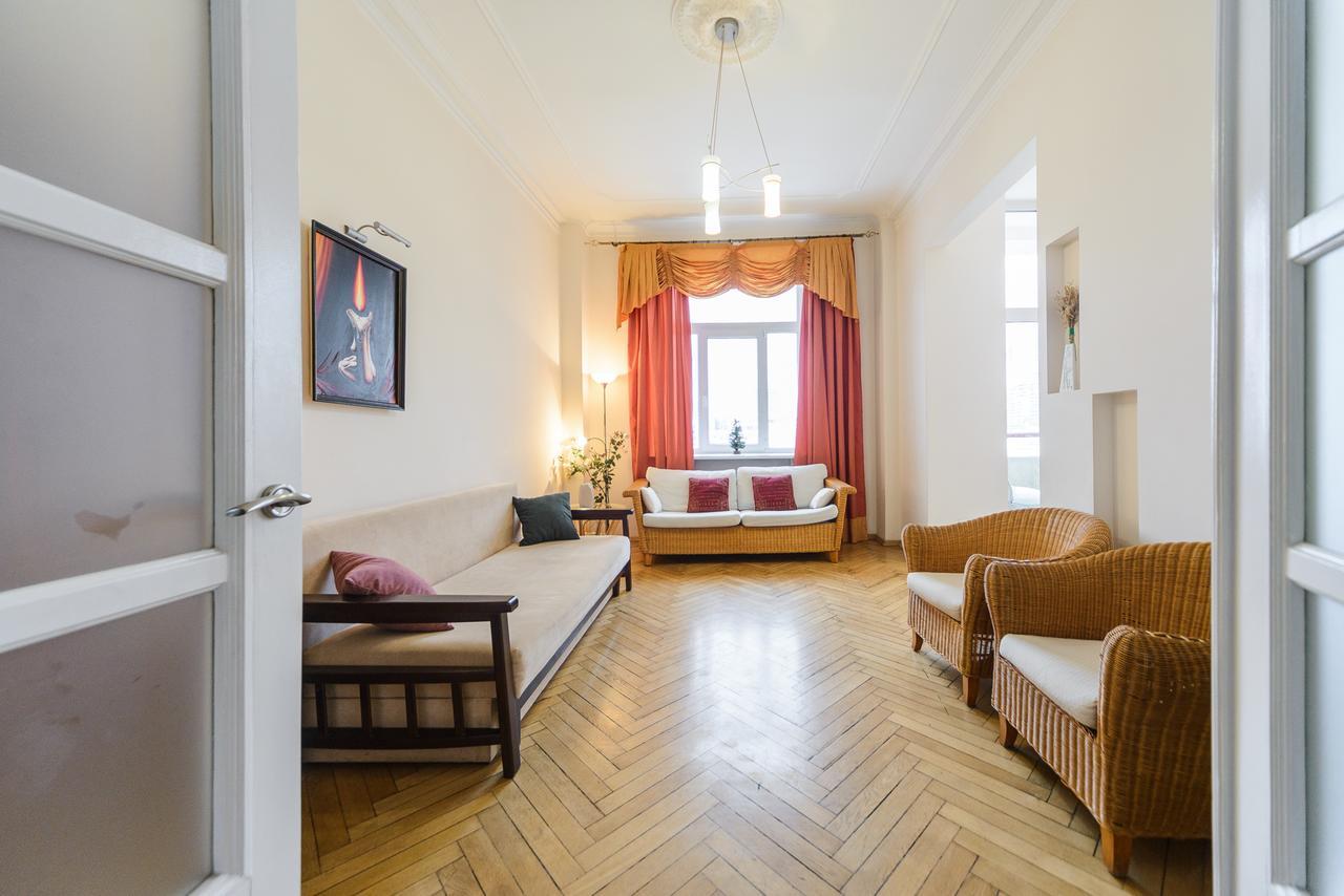 Apartments On Khreschatyk 27 Kiev Ngoại thất bức ảnh