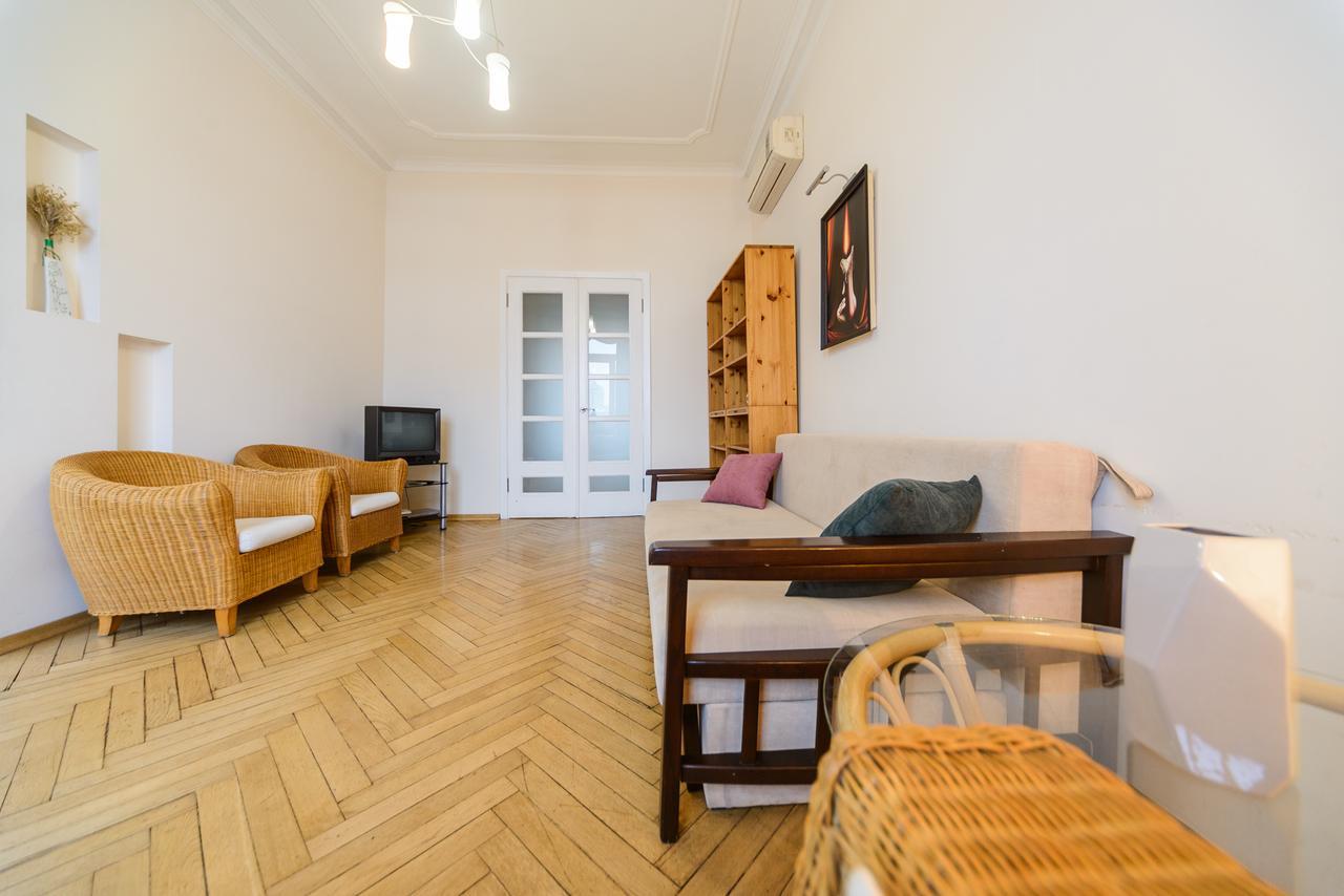 Apartments On Khreschatyk 27 Kiev Ngoại thất bức ảnh